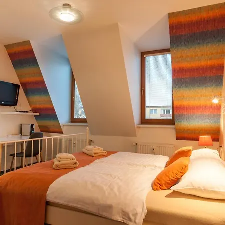 Apartment Marco Shipping