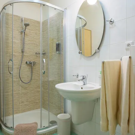 Apartment Marco Shipping