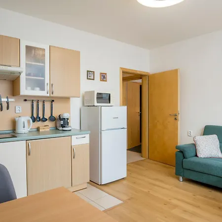 Apartment Marco Shipping